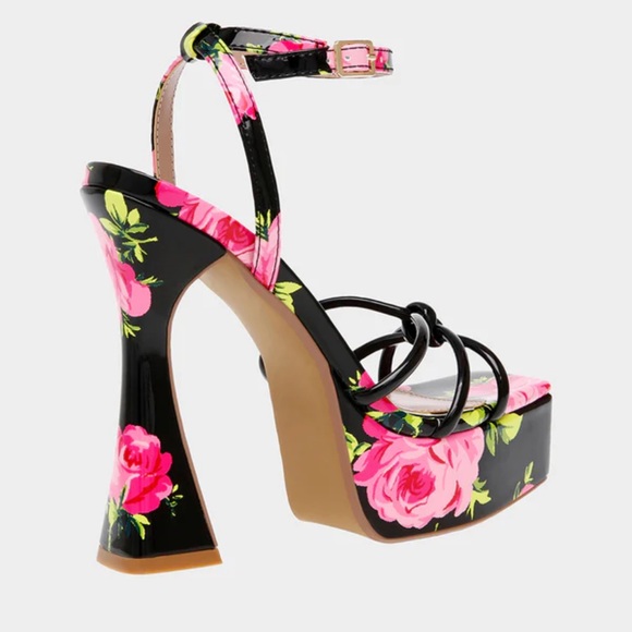 Betsey Johnson Tiky Platform sandals brand new - Picture 5 of 8